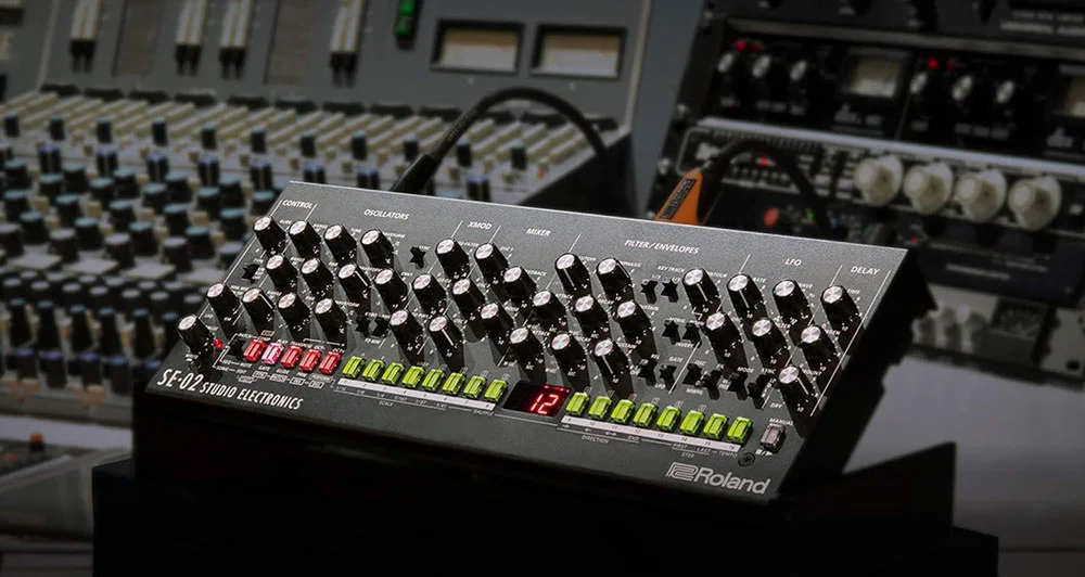 Featured image for “Roland SE-02 Boutique Designer Series Analog Synthesizer Review”