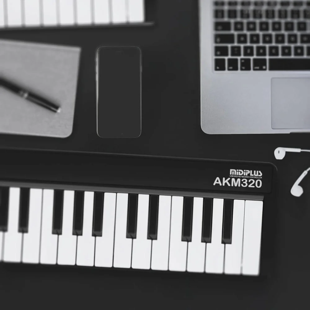 Featured image for “midiplus AKM320 Midi Keyboard Controller Review”